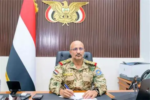 في رسالة لمرابطي الميدان.. طارق صالح يوجه رسالة نارية جديدة الى المقاتلبن