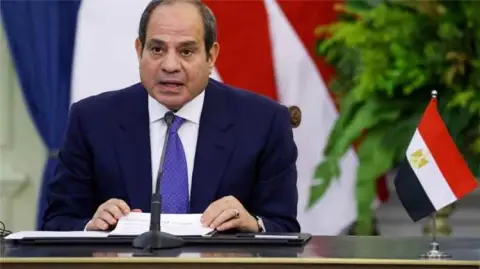 الرئيس المصري يغادر صمته ويكشف الهدف من التحرك العسكري لدعم السعودية ضد الحوثيين